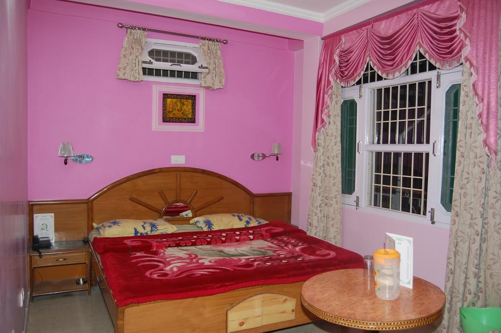Hotel Ashish Inn Kandāghāt Habitación foto