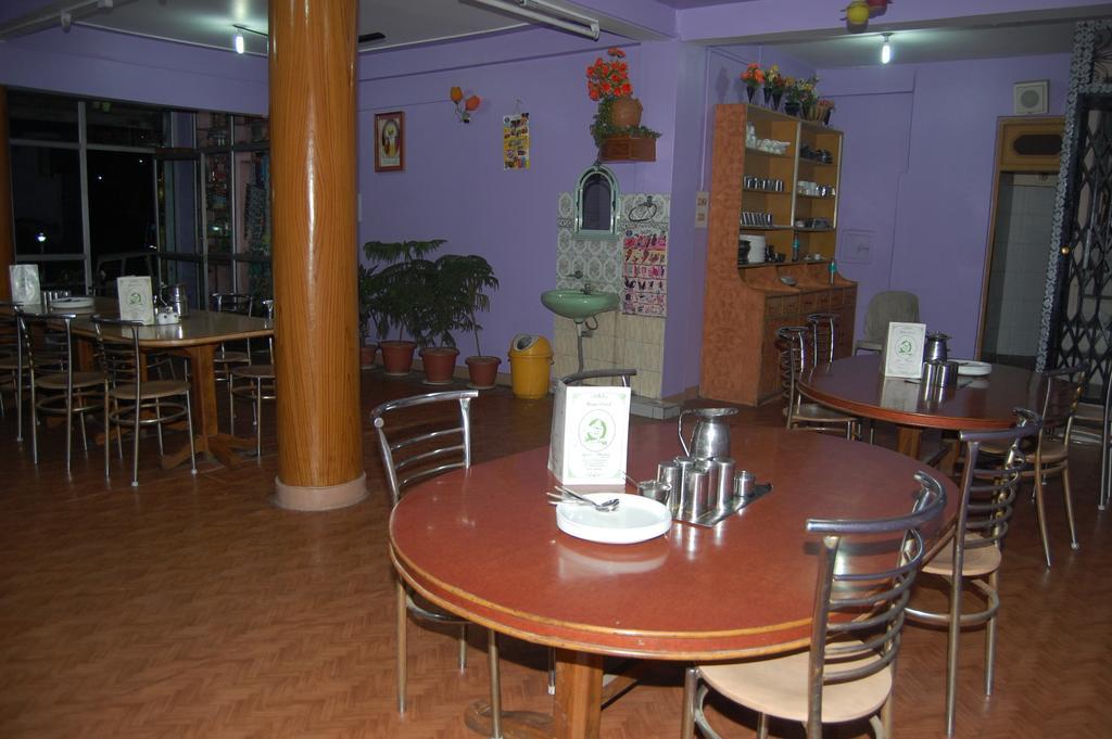 Hotel Ashish Inn Kandāghāt Exterior foto